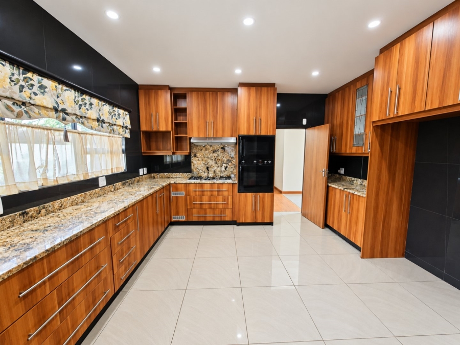 5 Bedroom Property for Sale in Waverley Free State